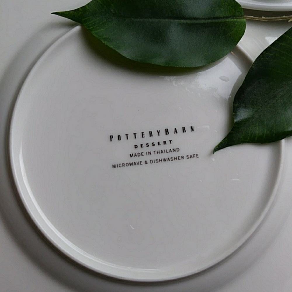 🍒 POTTERY BARN Set of 4 Dessert Plates - Picture 3 of 4